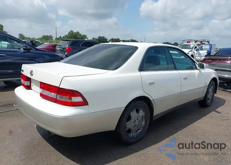 2001 Lexus Es 300 from USA, damaged, VIN JT8BF28G910312385
